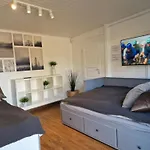 Vaeike Puhkemaja Saunaga Feriehus *