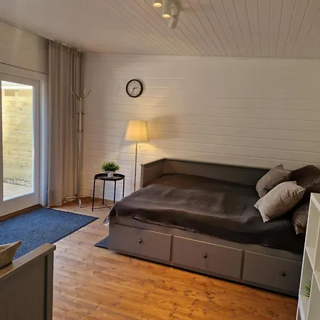 בית נופש Vaeike Puhkemaja Saunaga *