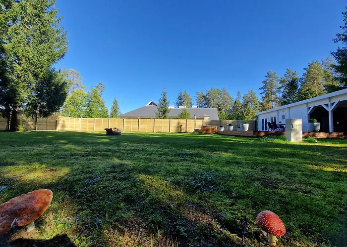 Holiday home Vaeike Puhkemaja Saunaga *