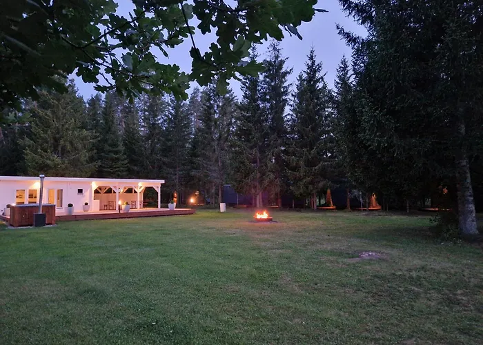 Vaeike Puhkemaja Saunaga Romeda