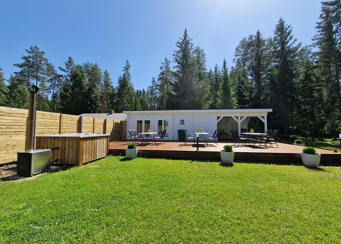 Vaeike Puhkemaja Saunaga * Romeda